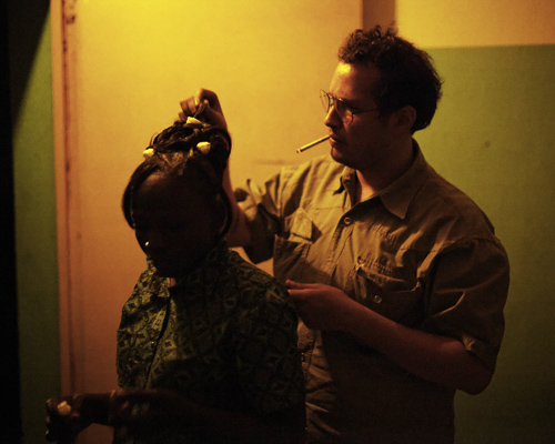 Loïc et Cécile, dans une maison close de la périphérie de Bamako.